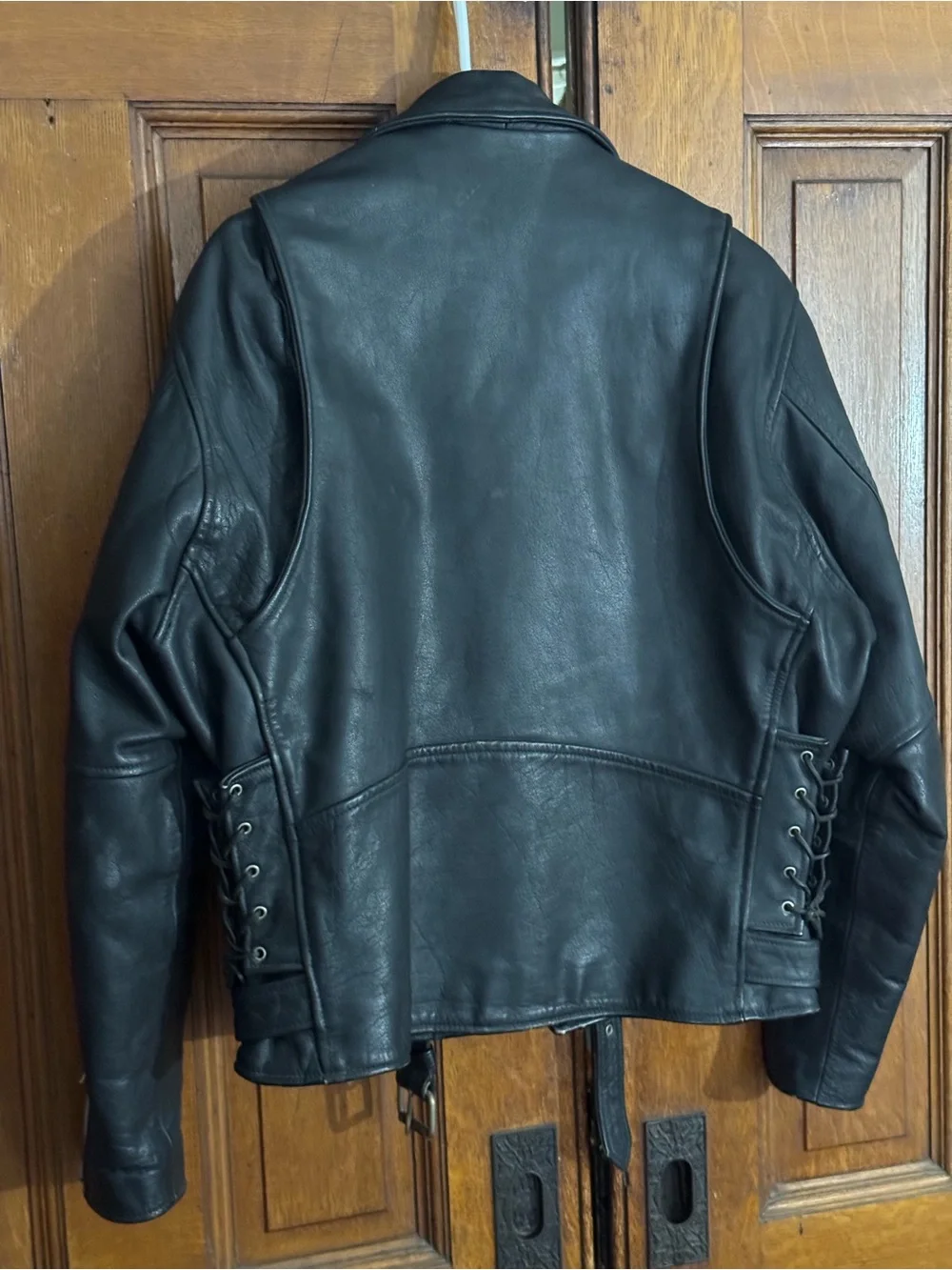 Leather Biker Motorcycle Jacket. Measurements in pics. Excellent